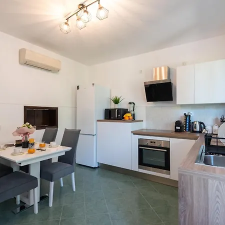 Elixir Villa *