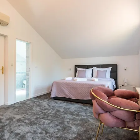 Elixir Villa *